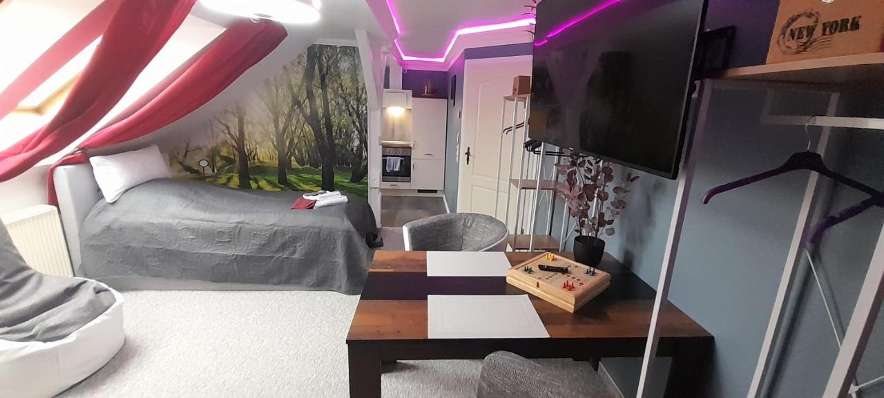Best-Preis -Vip Lounge- Mit Netflix, Self-Check-In, Ebike Ladestation, Fahrradraum, Wlan Und Netflix - Direkt Am Elberadweg Im Herzen Von Wittenberge Dış mekan fotoğraf